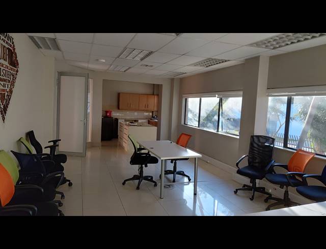 923M² BUSINESS FOR SALE IN RHODESFIELD